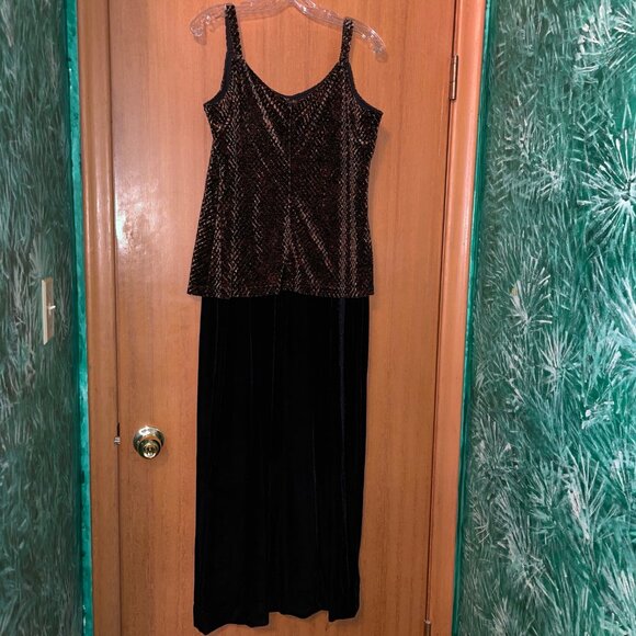 Oblique 2 piece Velvet Dress with cardigan - Picture 9 of 14